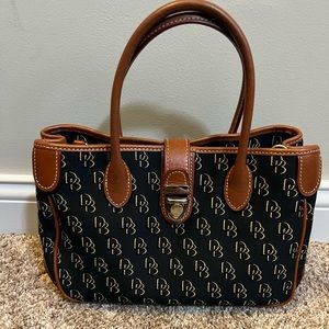 Dooney & Bourke Hnadbag
